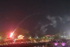 Tạm hoãn mô phỏng bắn súng thần công sau sự cố hỏa pháo rơi giữa khán giả