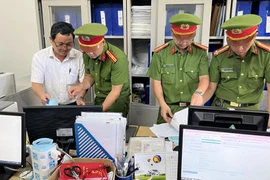 Khởi tố nguyên Chi cục trưởng Chi cục Thủy sản ở Huế