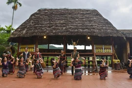 Đừng để du khách 'bỏ chạy' vì bản làng bị bê tông hóa, phá vỡ cảnh quan kiến trúc truyền thống