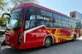 Bị Cục CSGT tước tem kiểm định, nhà xe vẫn liều lĩnh chở khách Nam - Bắc