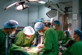 Quảng Trị: Phẫu thuật thành công ca ung thư kép hiếm gặp ở phổi, đại tràng