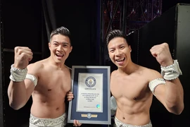 'Hoàng tử xiếc' Quốc Cơ- Quốc Nghiệp lập kỷ lục Thế giới Guinness lần ba 