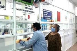 Bộ trưởng Y tế: Tập trung giải quyết tình trạng thiếu thuốc, vật tư