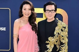 Nhìn lại sự nghiệp Dương Tử Quỳnh và Quan Kế Huy vừa đoạt Oscar 2023