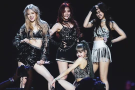 So kè concert Taylor Swift và Blackpink; Hoài Linh tham gia MV của Dương Triệu Vũ