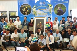 Đấu giá 5 tác phẩm của cố nghệ sĩ nhiếp ảnh Hoàng Thạch Vân được gần 120 triệu đồng