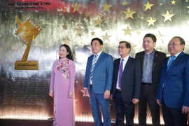 Phó Chủ tịch nước Võ Thị Ánh Xuân cùng các nghệ sĩ tại Lễ trao giải Cánh diều vàng 2024