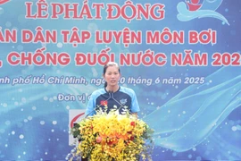 Kình ngư Ánh Viên: 'Học bơi dễ lắm!'