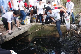 Giữ hồ, sông xanh cho cuộc sống an lành