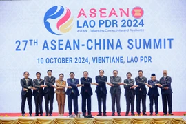 Thủ tướng Phạm Minh Chính đề nghị AIIB hỗ trợ vốn làm 2 tuyến đường sắt kết nối với Trung Quốc