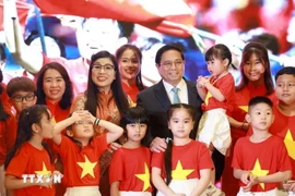 Thủ tướng Phạm Minh Chính gặp gỡ cộng đồng người Việt Nam tại UAE