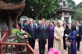 Tổng Bí thư Tô Lâm và Tổng thống Pháp thăm Văn Miếu - Quốc Tử Giám