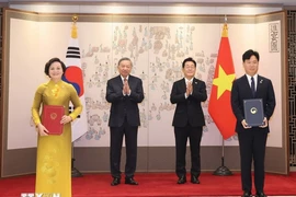 Việt Nam - Hàn Quốc ký 10 biên bản thỏa thuận, ghi nhớ hợp tác trong nhiều lĩnh vực 