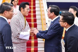 Quốc vương Bhutan và Hoàng hậu đến Hà Nội, bắt đầu chuyến thăm cấp Nhà nước 