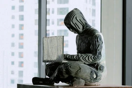 Bức tượng 'cha đẻ Bitcoin' xuất hiện tại Việt Nam
