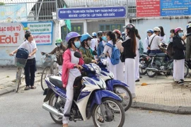 Lộ đề thi cuối kỳ khối 11, Đồng Tháp cho dừng thi