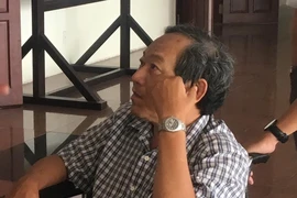 Cựu giám đốc bệnh viện hầu toà trên xe lăn