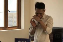 Thanh niên bật khóc tại tòa bị 10 năm tù