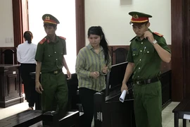 Siêu lừa được giảm án vì gia đình có công cách mạng 