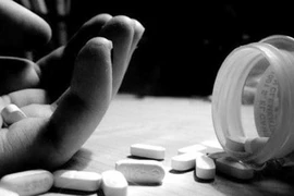 Mâu thuẫn với vợ, cha đầu độc hai con nhỏ bằng thuốc trừ sâu