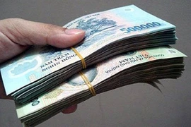 Lãnh án vì mua tiền giả để chơi đá gà 