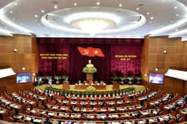 Ông Đinh La Thăng bị cảnh cáo, thôi UV Bộ Chính trị