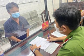 'Làm luật' thu phí đỗ xe ô tô quanh BV Đại học Y dược: Dấu hiệu hình sự rất rõ