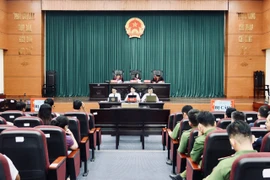 Con trai 'ông trùm' buôn lậu xăng giúp sức cho cha mình thế nào?