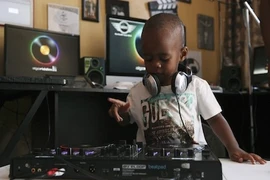 Ứng dụng chỉnh nhạc như DJ