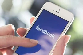 Facebook làm chai pin iPhone