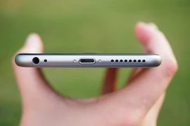 Apple sẽ bỏ cổng cắm tai nghe để giúp iPhone mỏng hơn