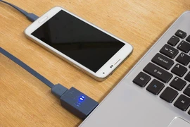 Mẹo sạc nhanh cho smartphone bằng laptop