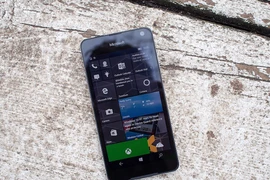 Lumia 650 bán tại Việt Nam với giá mềm