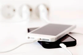 3 cách khắc phục lỗi smartphone sạc pin chậm