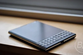 Blackberry Passport Black Edition giảm giá 4,5 triệu