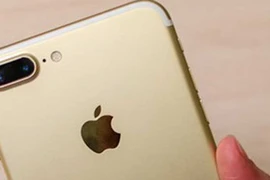 iPhone 7 Jet Black chính hãng về VN nhỏ giọt