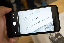 Làm thế nào để biến iPhone thành kính lúp?