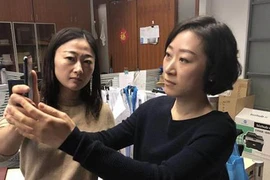 Face ID trên iPhone X lại tiếp tục bị 'thất thủ'