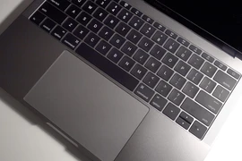 Apple đau đầu vì bị kiện tập thể 