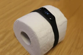 Mi Band 3 phát hiện nhịp tim trên cuộn giấy vệ sinh?