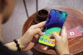 Samsung Galaxy A80 giảm gần 4 triệu đồng trong ngày đầu mở bán