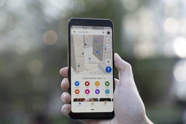 Tạo kẹt xe 'ảo' bằng cách kéo lê 99 chiếc smartphone