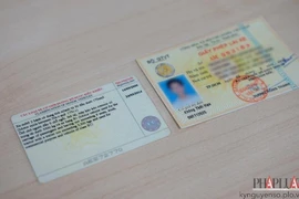 Cách kiểm tra giấy phép lái xe là thật hay giả bằng điện thoại