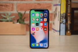 iPhone X 64 GB giảm chỉ còn 9,5 triệu đồng