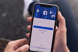 Cách tải toàn bộ hình ảnh trên Facebook về iPhone