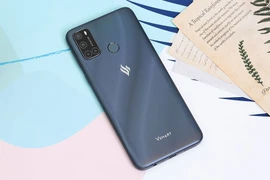 3 mẫu điện thoại phổ thông RAM 4 GB, pin ‘khủng’