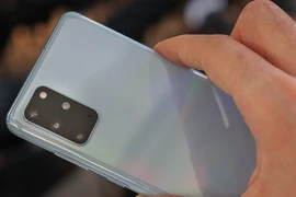 Samsung Galaxy S20 Plus bất ngờ giảm giá hơn 10 triệu đồng
