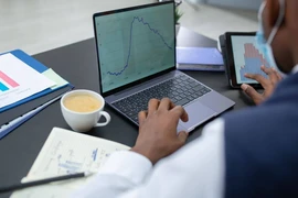 3 cách biến điện thoại thành màn hình thứ hai cho máy tính