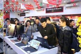 Nhiều mẫu laptop được giảm giá đến 10% dịp cuối tuần