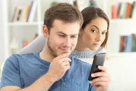 Cách tìm và xóa phần mềm gián điệp khỏi điện thoại